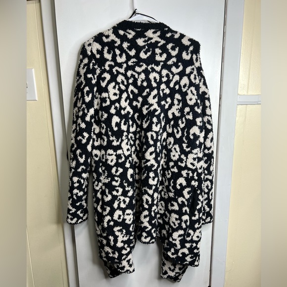 UGG Phoebe Wrap Cardigan Leopard Print NWT Size Medium - Picture 3 of 3
